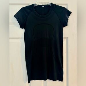 Lululemon women’s swiftly tech shirt